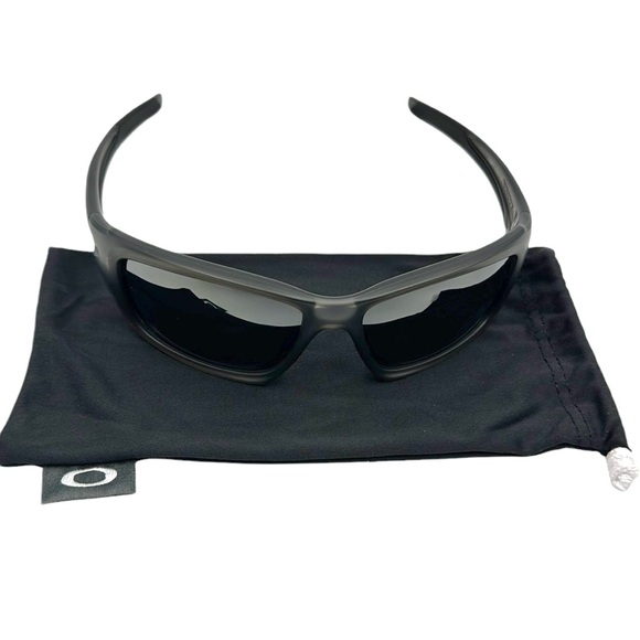 Oakley Valve 60mm Polarized Wrap Sunglasses - Picture 11 of 15